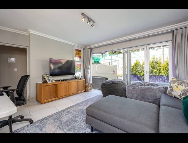 4 BEDROOM HOUSE SOLD IN BANTRY BAY